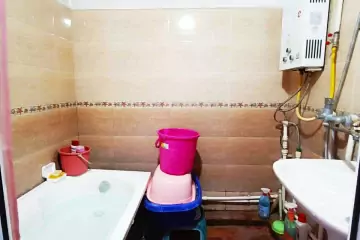 Satılır Köhnə Tikili 8-ci Kilometrdə