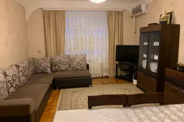 Satılır Köhnə Tikili Beşmərtəbədə 