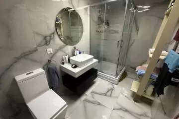 Satılır Yeni Tikili Heydər əliyev Mərkəzində