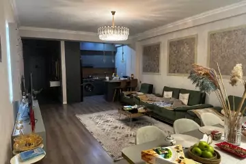 Satılır Yeni Tikili Heydər əliyev Mərkəzində