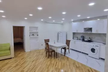 Satılır Köhnə Tikili Elmler Akademiyasıda