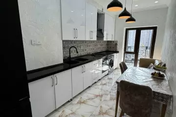 Satılır Yeni Tikili Nərimanov Parkı