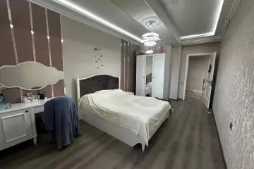 Satılır Yeni Tikili Heydər əliyev Mərkəzində