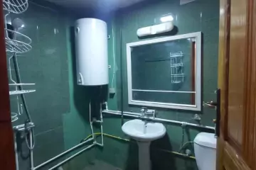 Satılır Köhnə Tikili Elmler Akademiyasıda