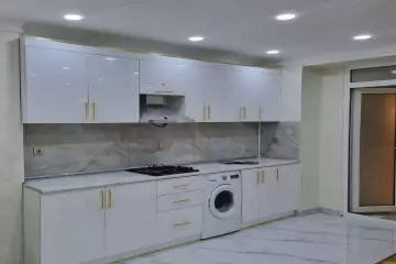 Satılır Köhnə Tikili Elmler Akademiyasıda