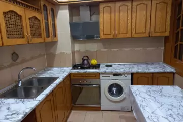 Satılır Yeni Tikili Elmler Akademiyasıda