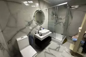 Satılır Yeni Tikili Heydər əliyev Mərkəzində