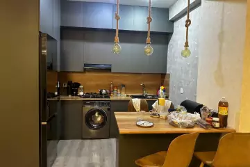 Satılır Yeni Tikili Heydər əliyev Mərkəzində