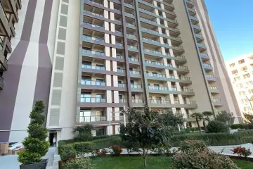 Satılır Yeni Tikili Elmler Akademiyasıda