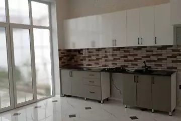 Satılır Bağ Evi şüvəlanda