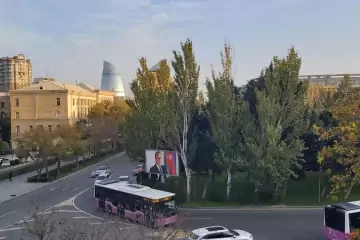 Satılır Köhnə Tikili Elmler Akademiyasıda