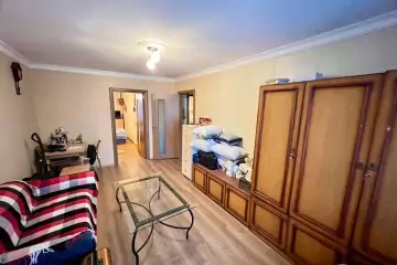 Satılır Köhnə Tikili Gənclikdə