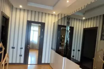 Satılır Yeni Tikili Elmler Akademiyasıda
