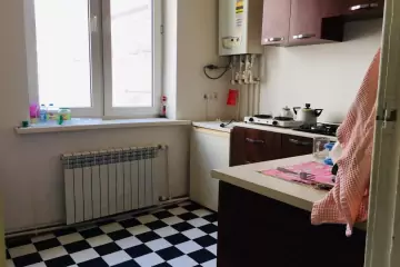 Satılır Köhnə Tikili Elmler Akademiyasıda