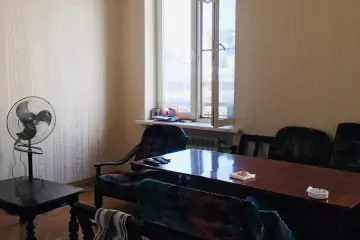 Satılır Köhnə Tikili Elmler Akademiyasıda