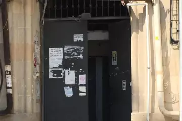 Satılır Köhnə Tikili Elmler Akademiyasıda