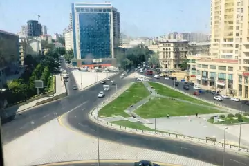 Satılır Köhnə Tikili Elmler Akademiyasıda