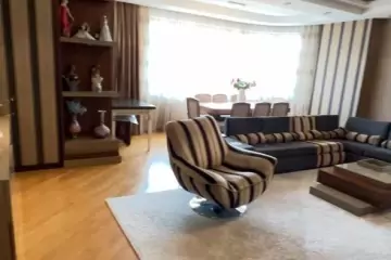 Satılır Yeni Tikili Elmler Akademiyasıda