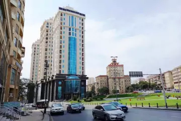 Satılır Köhnə Tikili Elmler Akademiyasıda