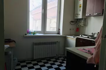 Satılır Köhnə Tikili Elmler Akademiyasıda