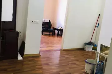 Satılır Köhnə Tikili Elmler Akademiyasıda