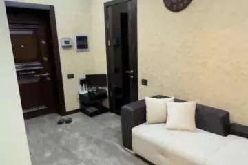 Satılır Yeni Tikili Elmler Akademiyasıda