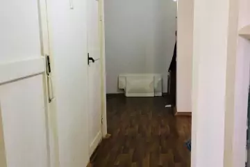 Satılır Köhnə Tikili Elmler Akademiyasıda