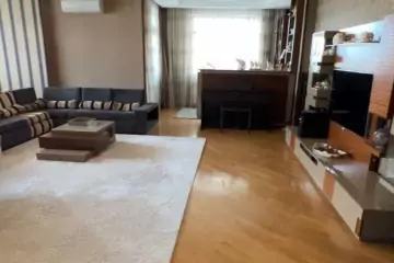 Satılır Yeni Tikili Elmler Akademiyasıda