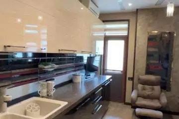 Satılır Yeni Tikili Elmler Akademiyasıda