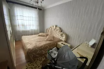 Satılır Yeni Tikili Nərimanov Heykəlində