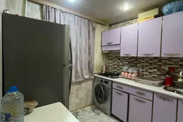 Satılır Köhnə Tikili 8-ci Kilometrdə