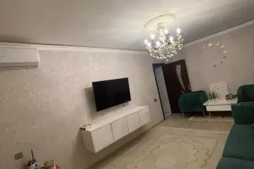 Satılır Köhnə Tikili 8-ci Kilometrdə