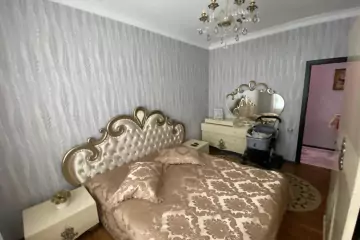 Satılır Yeni Tikili Nərimanov Heykəlində