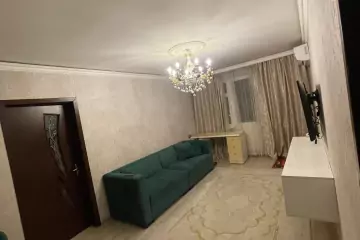 Satılır Köhnə Tikili 8-ci Kilometrdə