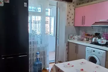 Satılır Köhnə Tikili Bakıxanovda