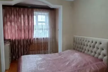 Satılır Köhnə Tikili Bakıxanovda