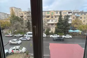 Satılır Köhnə Tikili Elmler Akademiyasıda