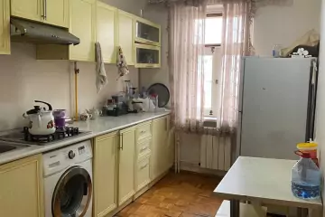 Satılır Köhnə Tikili Yasamalda
