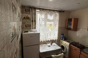 Satılır Köhnə Tikili Elmler Akademiyasıda