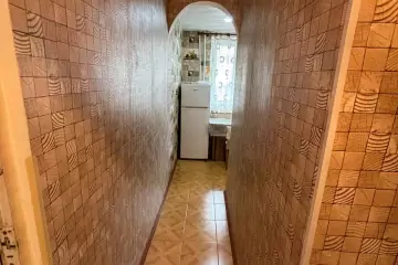 Satılır Köhnə Tikili Elmler Akademiyasıda
