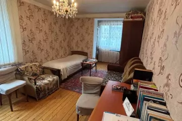 Satılır Köhnə Tikili Elmler Akademiyasıda