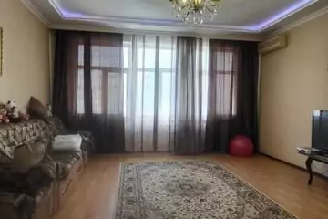 Satılır Yeni Tikili Ağ şəhər Kompleksində