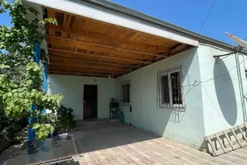 Satılır Həyət Evi Buzovnada
