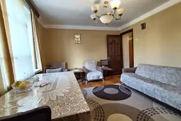 Satılır Köhnə Tikili Yasamalda