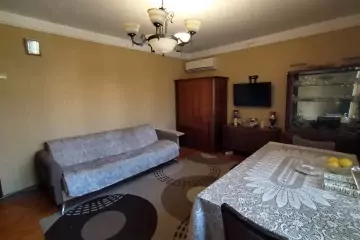 Satılır Köhnə Tikili Yasamalda