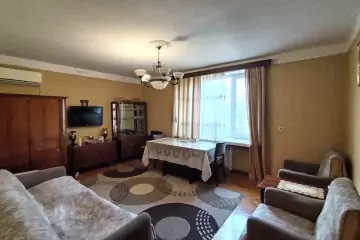 Satılır Köhnə Tikili Yasamalda