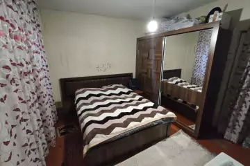 Satılır Köhnə Tikili Nəsimi Bazarında