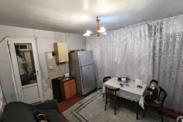 Satılır Köhnə Tikili Nəsimi Bazarında