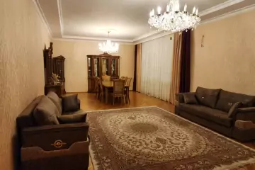 Satılır Yeni Tikili Elmler Akademiyasıda