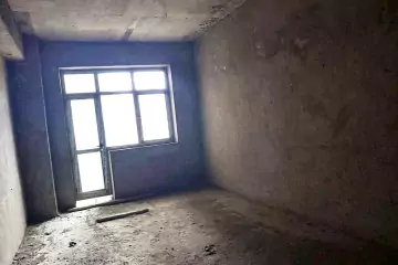 Satılır Yeni Tikili Elmler Akademiyasıda